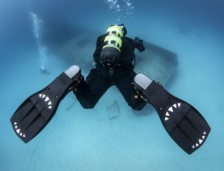 【Incident Report】グローブの穴で耳の圧外傷？